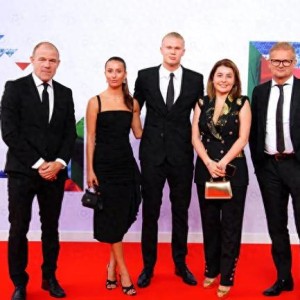 乐鱼体育在线-不是一个人在战斗！哈兰德的一切，都是公司化运作|挪威|转会|克里斯蒂亚诺·罗纳尔多|埃尔林-哈兰德|贝克汉姆_新浪体育_新浪新闻